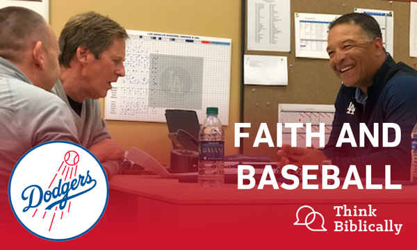 talbottheology's tweet image. Dave Roberts, the manager of the Los Angeles @Dodgers, sat down with Professor Scott Rae and Dodgers Chaplain @brandonreedcash to discuss faith and baseball. Listen to the #ThinkBiblically podcast here: buff.ly/2CKUeg2 #Dodgers