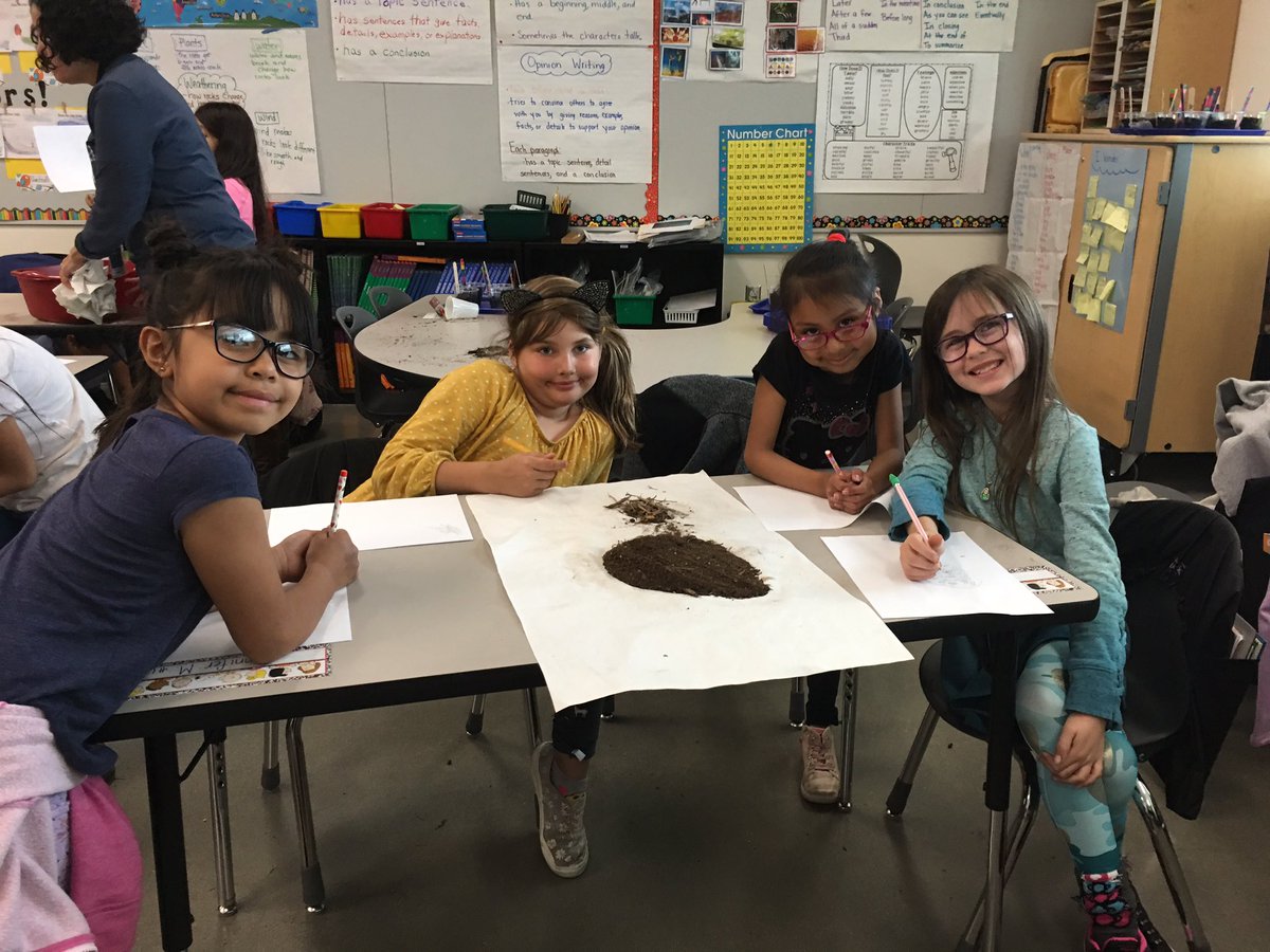 We went to Mrs. Navarro’s class to explore soil and create diagrams about what we found.<a href="/LMA_SMUSD/">La Mirada Academy</a> <a href="/mrsnavarro2/">Mrs. Navarro</a>