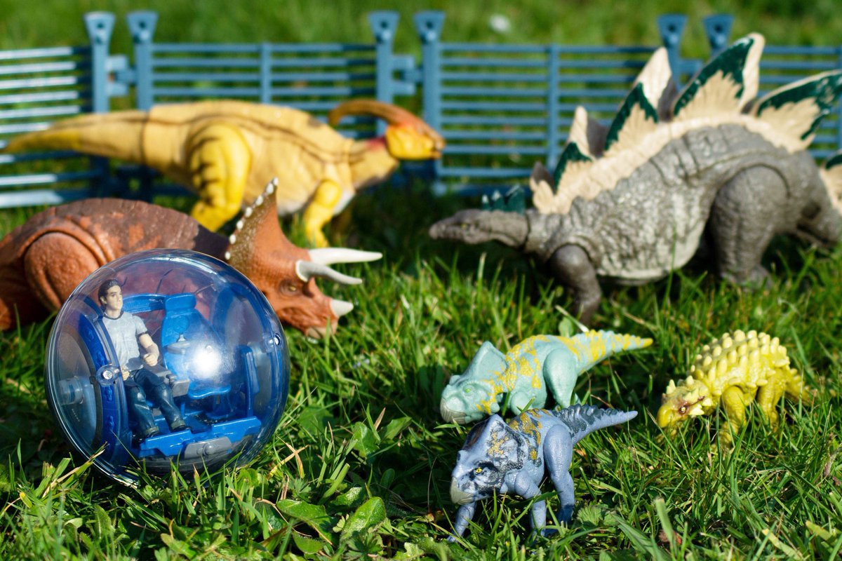jurassic world sphere toy