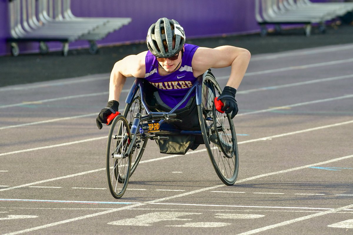 Sgt13Echo's tweet photo. More pictures from today's Early bird track meet at Waukee. @WaukeeBoysTrack https://t.co/DPDNhQjcKu