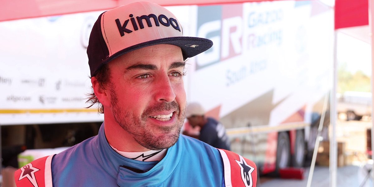 officialferdial's tweet photo. 🔊 Fernando Alonso, tras probar el @Toyota_Esp Hilux del Dakar: “He estado muy cómodo, pero supongo que todavía voy despacio”. #Ferdial https://t.co/DaY85xwzus