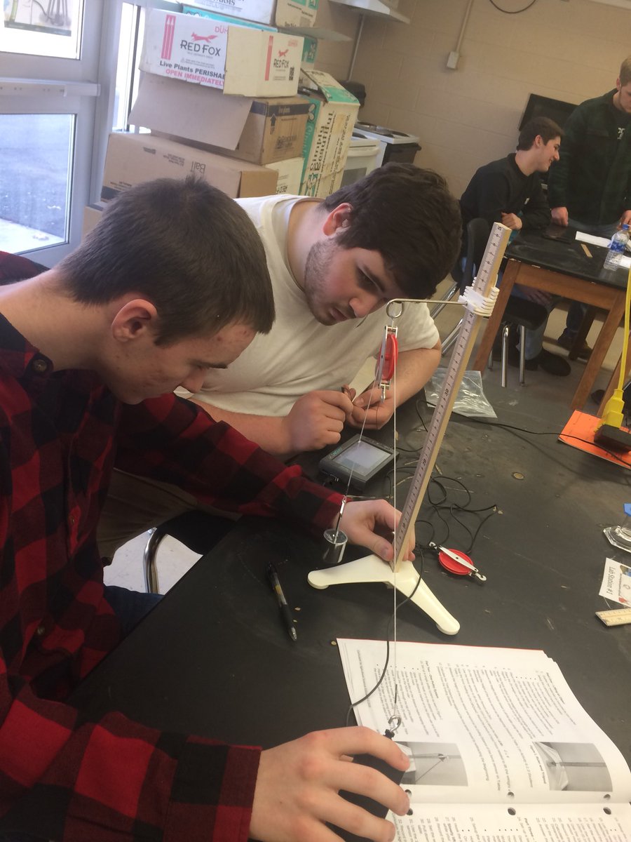 CV_AgSciences's tweet image. How do pulleys improve machine efficiency? Our #AgPowerTech classes can explain after today’s lab. #SimpleMachines #AgEngineering #InnovateCVSD