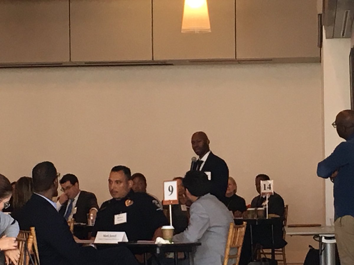 psbjrclt's tweet photo. A great way to start the day...networking with the CBI LU40 Class. Great people, great dialogue.  @CBICharlotte #LU40. https://t.co/o2De5c3E2M