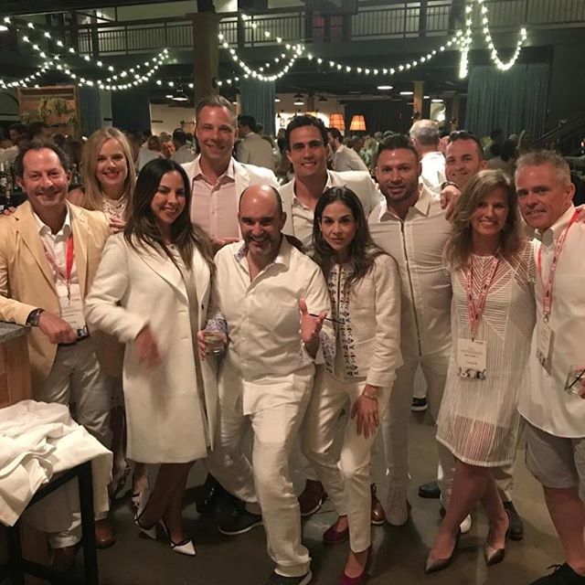 Opulenceintl's tweet photo. #tbt Hanging with fellow Advisors at Engel &amp; Voelkers Global Exchange White Party, Chateau Elan, Atlanta. #engelandvoelkers #evmiami #miamirealestate https://t.co/3eKYEOzJ3Q https://t.co/2vNFLOQevw