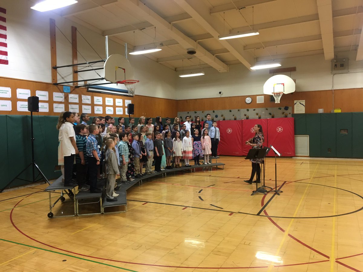 JoeRCurtin's tweet photo. Amazing performance by OR 3rd graders tonight. @kathryntamusic Did an amazing job letting these kids be the stars of the show and find their voice. What a great show of diversity and personality! https://t.co/DlO3jSmCae