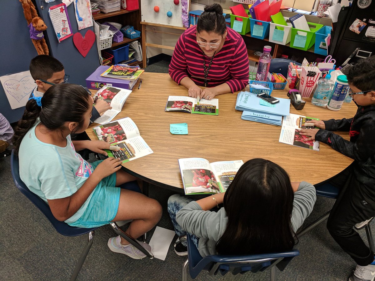 caitlinLelam's tweet photo. Ms. Zelaya is rocking 2nd grade! Texas Target is up, guided reading groups, and learning about maps. Fun! @SLExDstars @Mrs_Zelaya https://t.co/lK6WDNXRQk