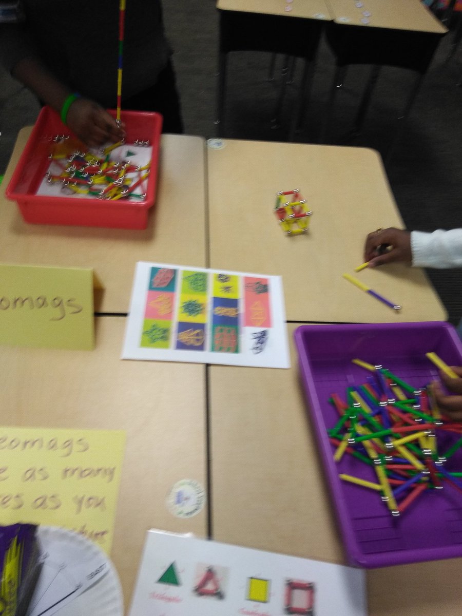 TraciSilvertho7's tweet photo. Math and Science night a success! @garrettgators1 @SLJackson15 https://t.co/niNvQoEYY6