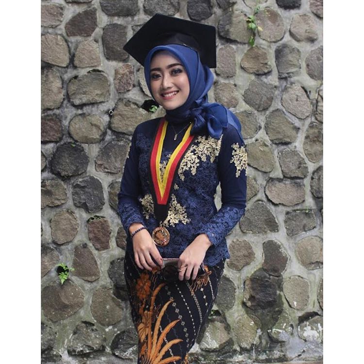 prasandre12's tweet photo. Selamat wisuda kakak😍😍 https://t.co/XVoLaRkn0k