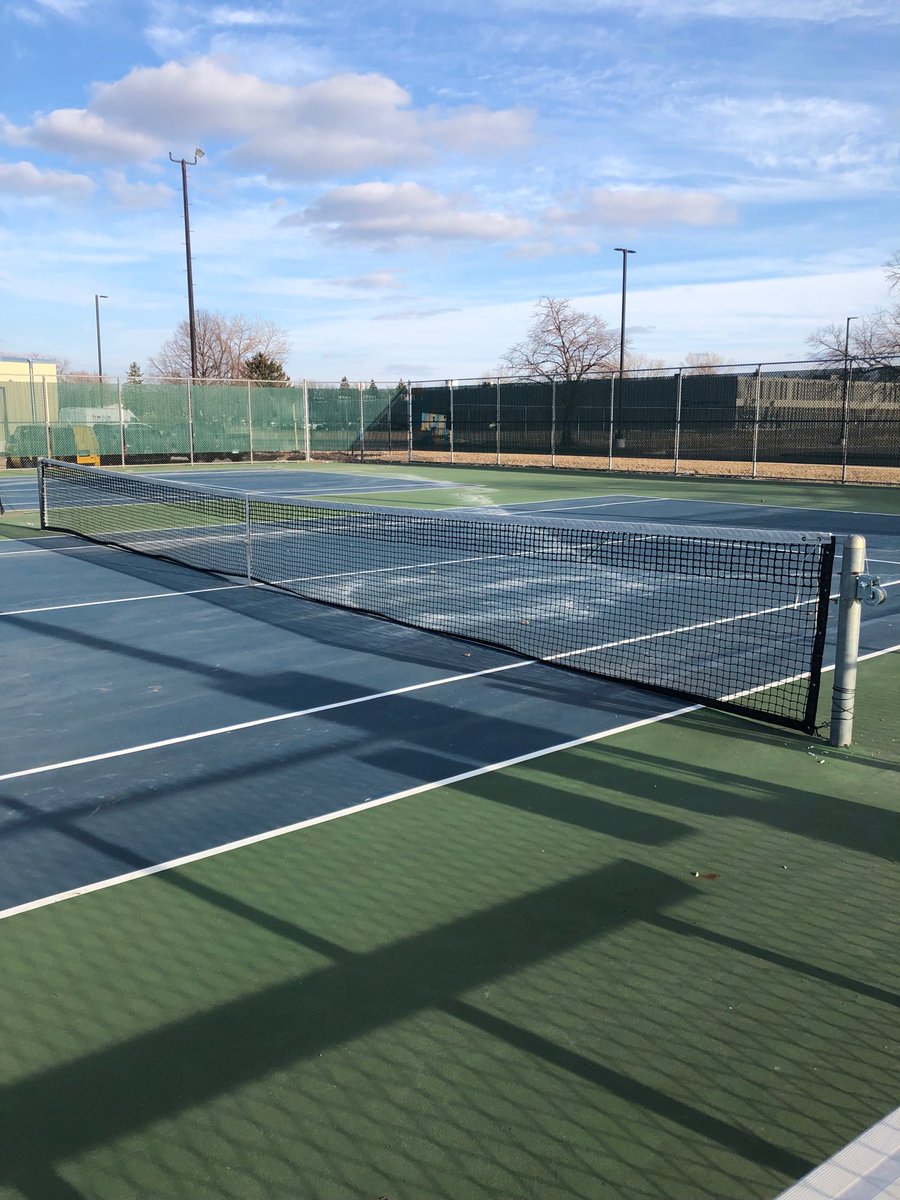 Burnsville10s's tweet photo. Nets are up. Captains practice at Bhs at noon Friday. https://t.co/L106e4RwCB