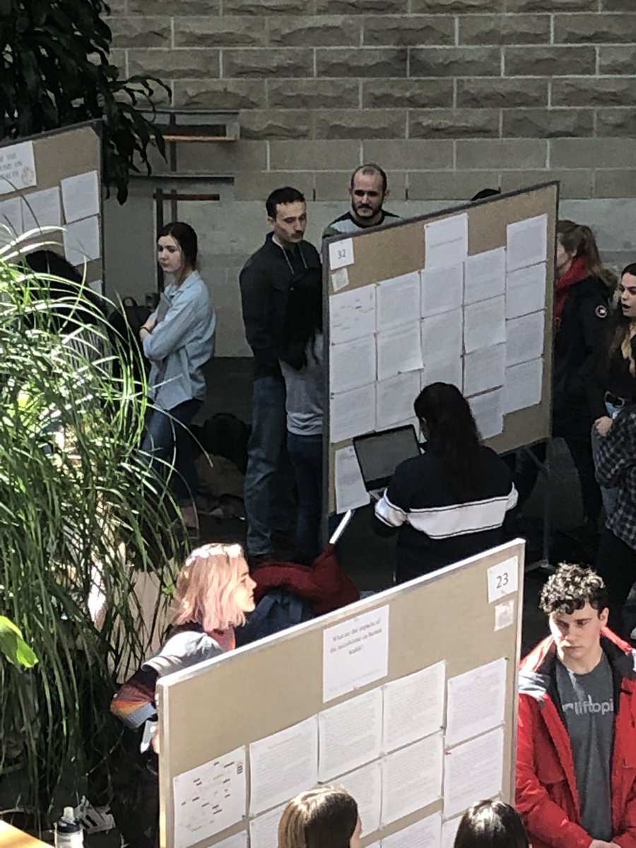 UofGWeBeIB's tweet photo. Today is the last day for our first year biology Interdisciplinary projects! Students in three courses working together to investigate Microbiomes. #Colloborativelearning https://t.co/EnzHrcwDWR