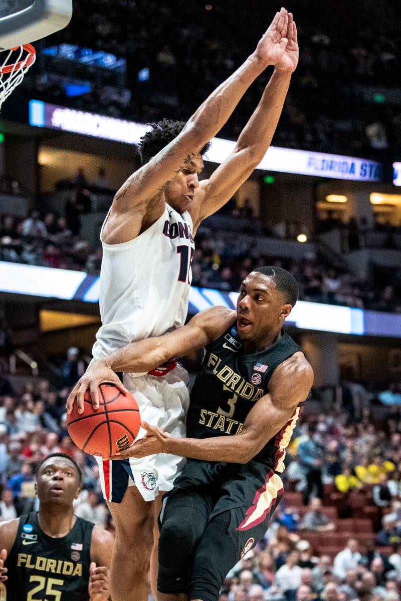 GonzagaU's tweet photo. Sweet to #Elite8. #UnitedWeZag #MarchMadness #Sweet16 https://t.co/EgabTmwlhR