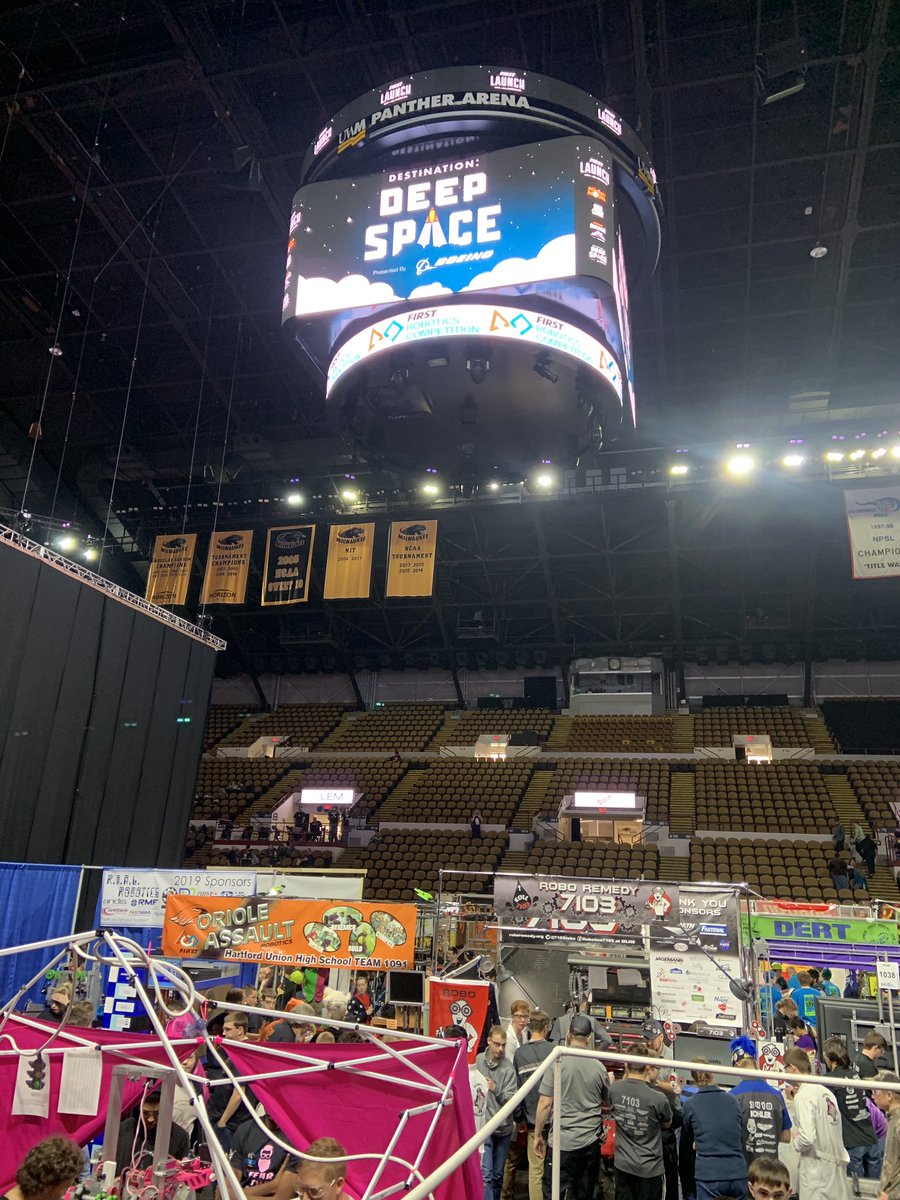 Case Eagles tweet media