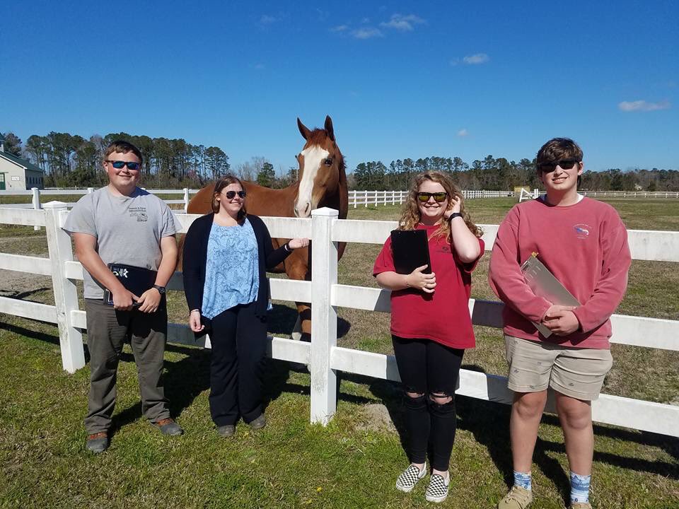 AllisonCTE's tweet photo. East Carteret High School's FFA Horse Judging Team visited Trade-Win IV Farm today. @NCFFA members and their coaches prepare for mid-April competitions. #CTETheHotTopic #nccteSE #ncffa @SteeleKatherine @CTEforNC https://t.co/GvfEoMWbHA