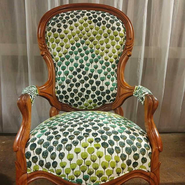 WorkshopDsgns's tweet photo. #Repost @upholstery_couture (@get_repost)
・・・
I am dedicating this post to @workshopdesigns who have always inspired me to do better. After 30 years, they are closing their shop and moving on. I will miss their style and impeccable skill set. I am fi… https://t.co/vjYhxnMGUD https://t.co/wZwlkuGG99