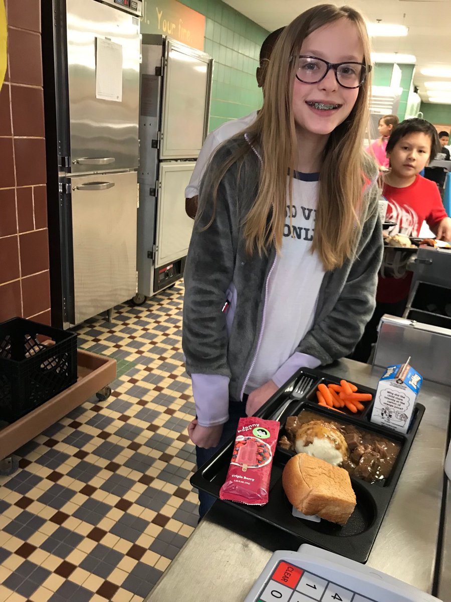 Wapsnutrition's tweet photo. MN Thursdays at Winona Middle School- Beef gravy over mashed potatoes with MN made Jonny Pop.  #MNThursdays #Winhawkproud https://t.co/ADbv1QclzZ