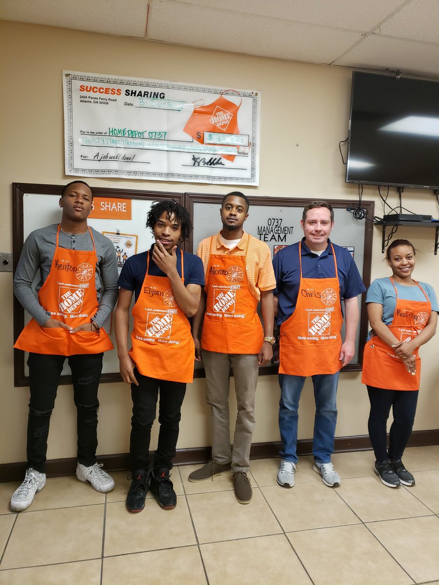teemac349's tweet photo. 737  CONTINUING TO  BUILD A STRONGER TEAM...Meet our New Associates #READYFORSPRING2019 @PruittArthur https://t.co/6hOAjR4BxF