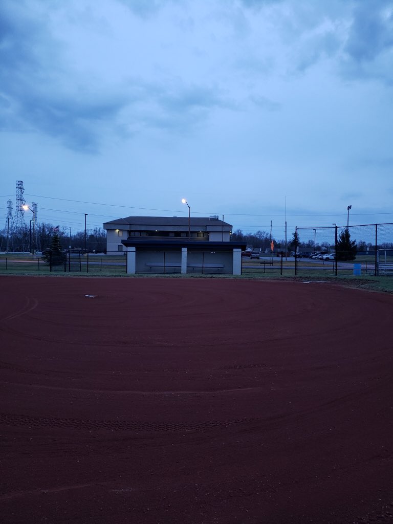 dchs_softball's tweet photo. The middle school diamond got some much needed love today! #BrickDust Thanks Chad Baldwin and Mark Evans, nice job guys! https://t.co/Q27WZj69jc