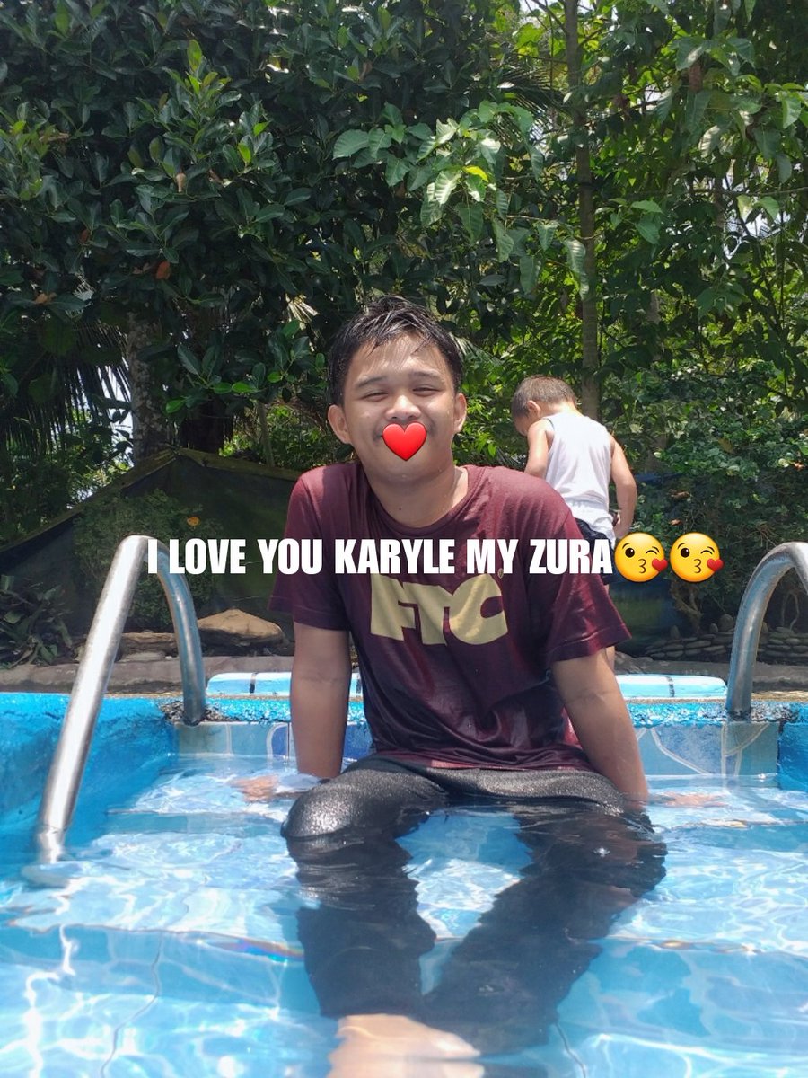 Itsrealkim1's tweet photo. Ayieeee😘🤣😅 https://t.co/8RwzJ7mCKi