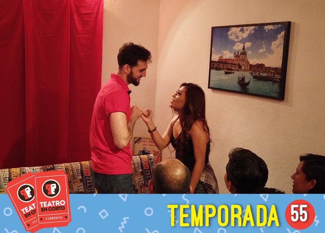 Y entonces te enamoras de quien menos esperabas... <a href="/imprevistosamor/">imprevistosamor</a> #TeatroEnCorto #Temporada55