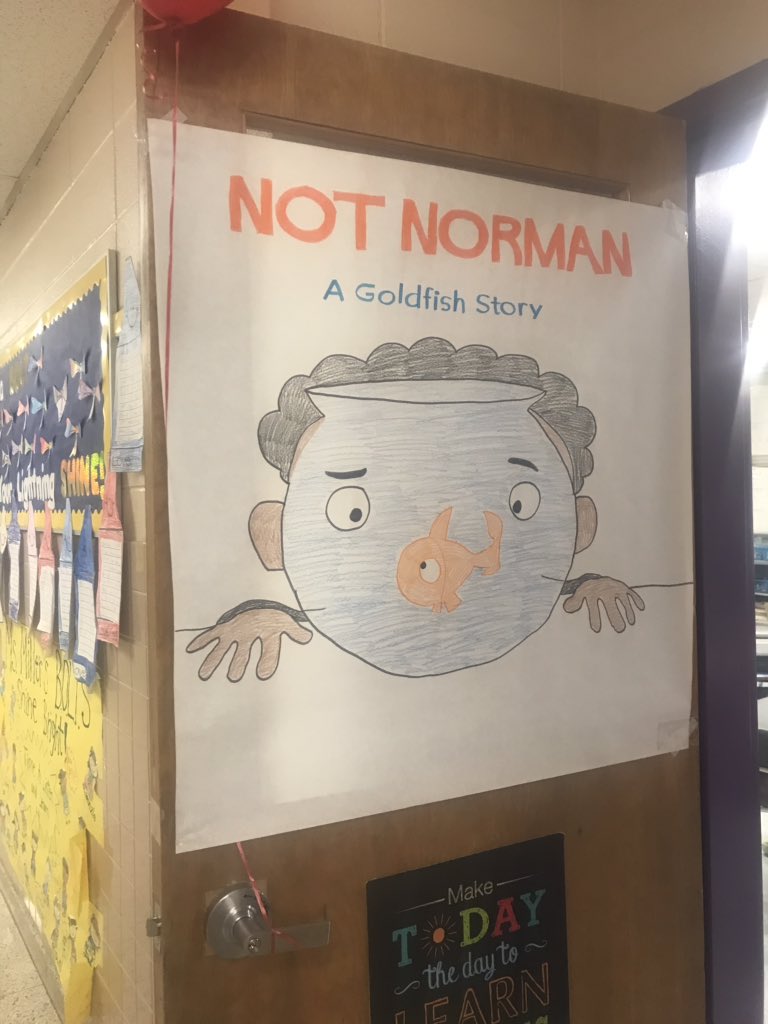 MissMiller1213's tweet photo. It was a fun night joining my sister at her school’s pajama jam event! We read one of our favorite books and had fun crafting with some students at Ben Franklin. Thanks for inviting me @Ms_Miller9!! ☺️ https://t.co/MaAZ8WFdof