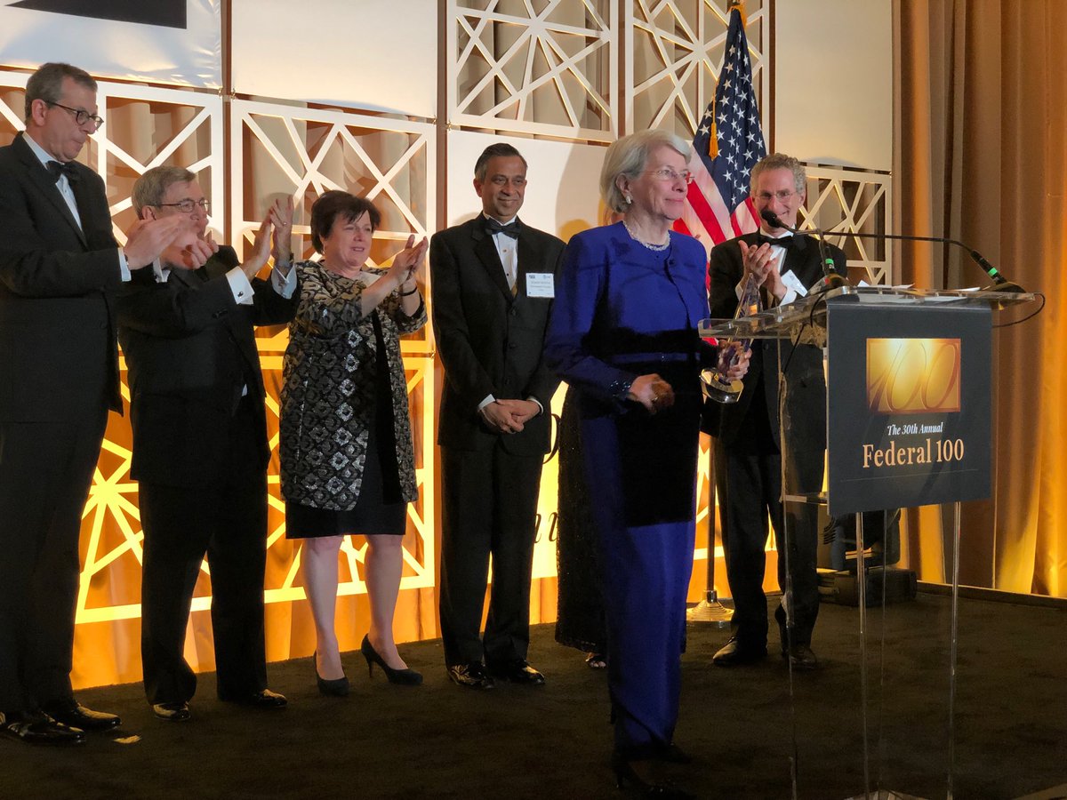 Celebrating 30 years of the Fed100 awards tonight, and the difference makers in federal IT, with leadership from President Anne Armstrong and Eagle Award Judge ⁦@SAICinc⁩ Board Chair Donna Morea!