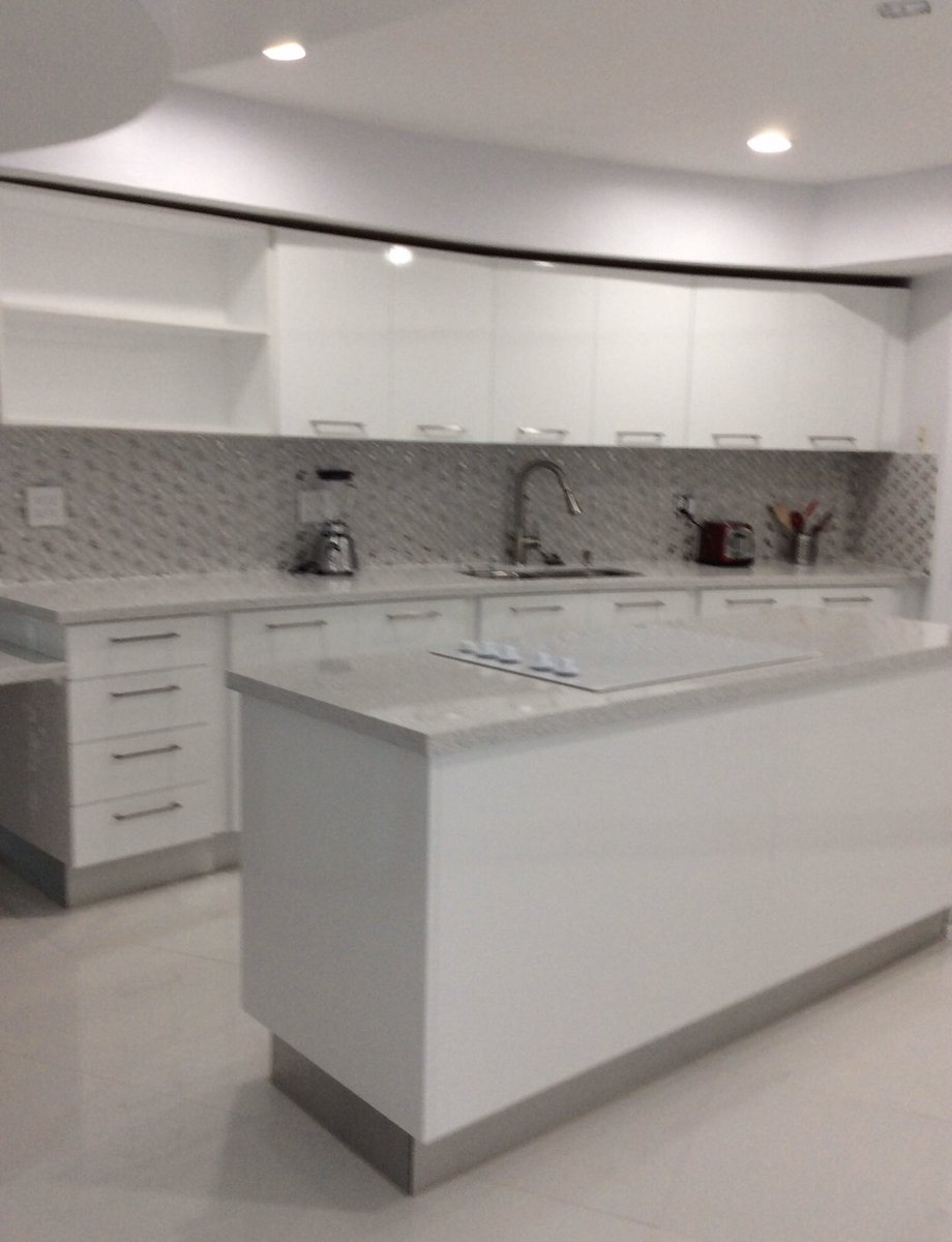 groupeuroprojec's tweet photo. Happy clients😊 #white #kitchen #remodel #project #groupeuroprojects #customkitchen #kitchencabinets #glossywhite #blessed #allwhite #quartzcountertop #bling #undermountsink #softclosing @blum_inc #blum #lovewhatwedo #lovemyjob #ftlauderdale #miami #miamibeach #weston #brickell https://t.co/W768Zs7tRp