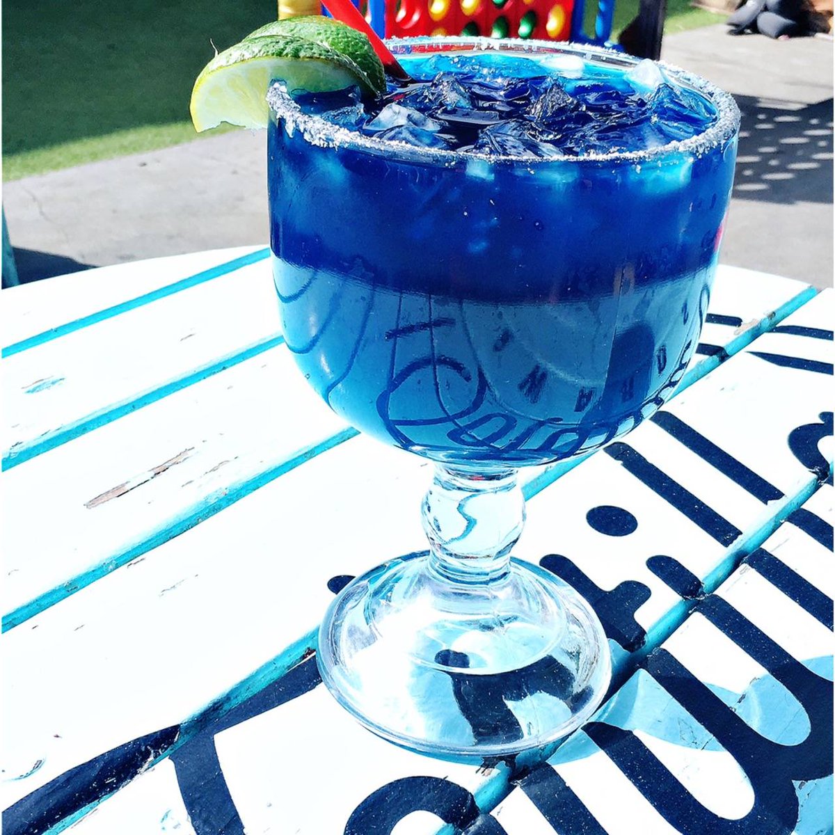 Did you really want h a #Dodgers game of you didn't have a blue #margarita. #ElTejanoParty 
•
•
•
 #losangeles #burbank #la #hollywood #studiocity #sfvalley #highlandpark #sfv #LA #EatLA #LAeats #LAfood #LAfoodie #EEEEEATS #EaterLA #DiscoverLA #DineLA