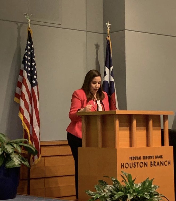 OlivaresGrace's tweet photo. What a great honor today! Speaking about financial literacy! Thank you my dear friend Adriana González @EmpresariosTX @HoustonMoneyWk #HoustonMoneyWeek #Blessed https://t.co/9dtdwGdKz2