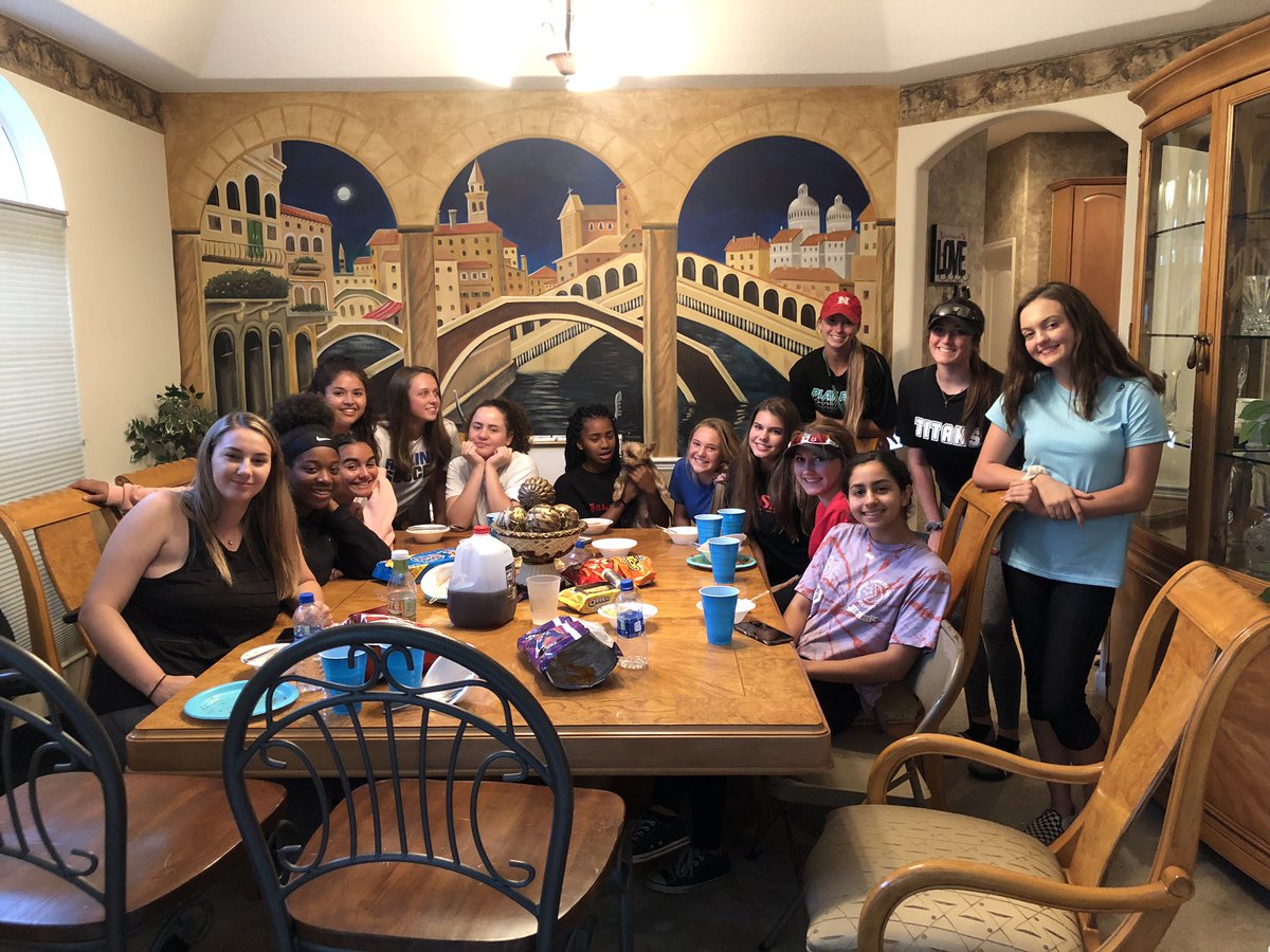 ot_softball's tweet photo. Team dinner the night before we take on our big rival the Warriors tommrrow @ West Orange @ 7!!! #teamdinner #spaghettiparty 🍝 https://t.co/5uvVz9Ru9a