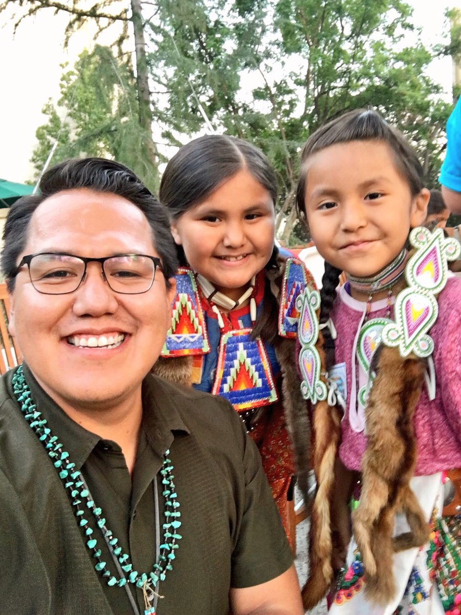 YazzieSays's tweet image. Together we made great effort to make sure Indigenous people were represented on lab, and that recruiting for diverse candidates was not to be overlooked. We brought dancers and Indian Tacos to lab events!