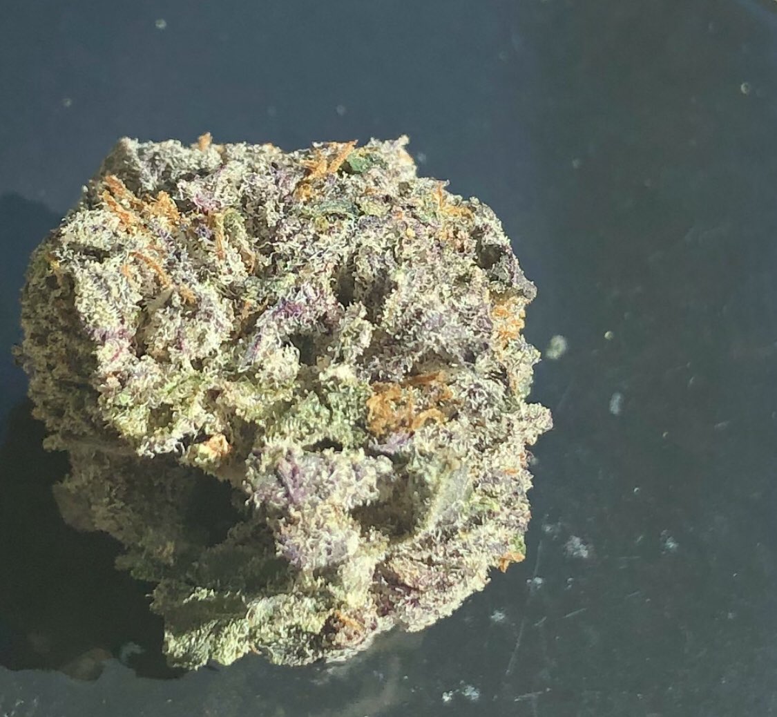 Oooooh the #durbanpoison we talked about on this week’s show! So yummy! So intense. #strains #CannabisNews #weedreview #dank itunes.apple.com/ca/podcast/the…