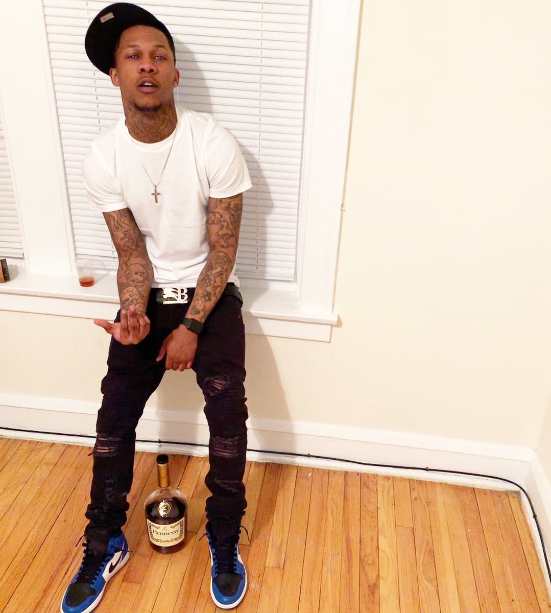Tre4Stunna's tweet photo. Off This White White😤 I Can’t Get Right👿🖤 https://t.co/UDmgJ55RLp