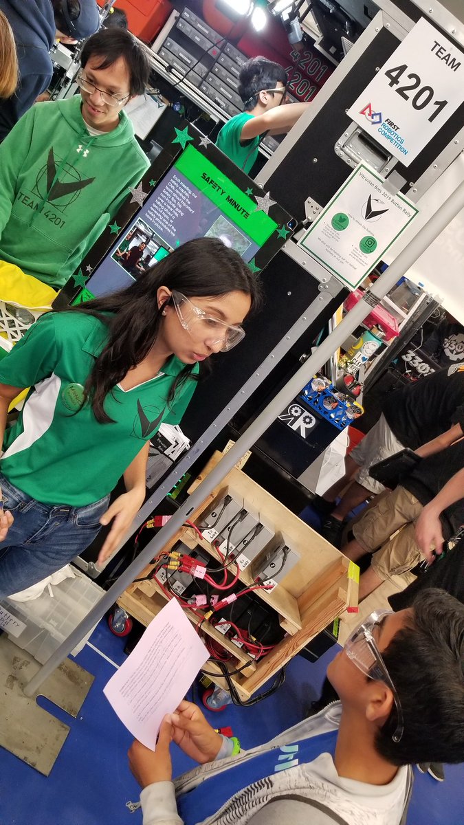 AnacapaSTEAM's tweet photo. Circuit OfLife Team 3925 members &amp; former Anacapa alumni!!!  Great to see and interact with Bacon, Leo, &amp; Adeline. What an inspiration for our Math &amp; STEM kids!Thanks Adeline for giving our students an opportunity to ask great questions! #venturausd #VUSDstrong #AnacapaMS https://t.co/gjxpdwHl8C