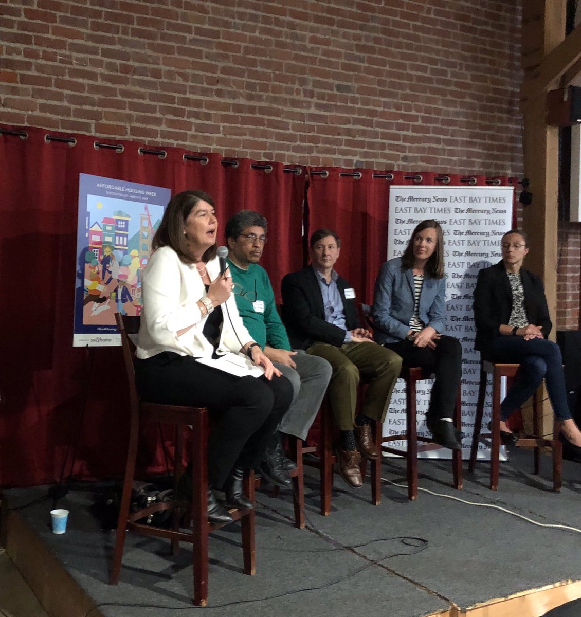 SVatHome's tweet photo. Thank you to our fabulous moderator Dr Carolina Reid from @TernerHousing for doing a great job guiding our discussion on Reporting on the #HousingCrisis! #Year4Housing #ROTHC https://t.co/544UN6lvTU