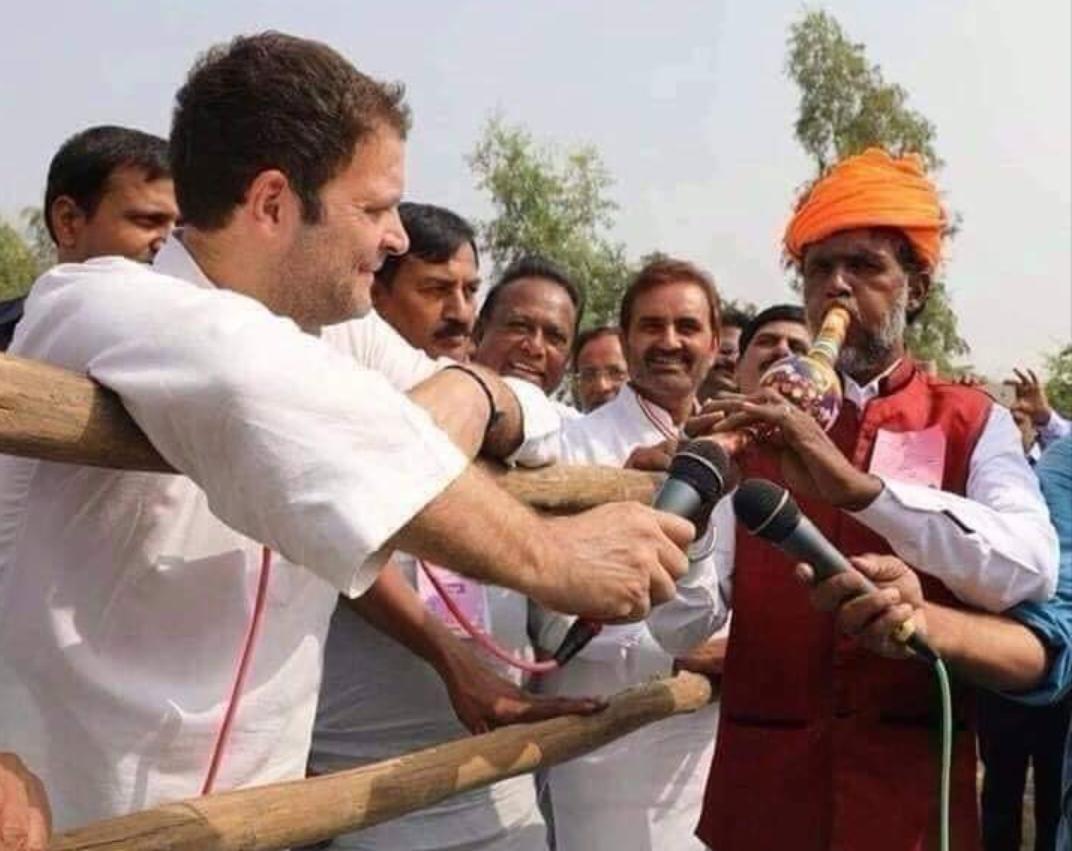 PresidentCCP1's tweet photo. @INCIndia @RahulGandhi जरूरी नहीं कि बीन भैंस के आगे हि बजाई जाए।
#RahulGandhi #ModiSpeaksToBharat
#Pappu #ModiHaiToMumkinHai #RahulCheatsPoor #RahulForEquality https://t.co/vX8XgHgttU