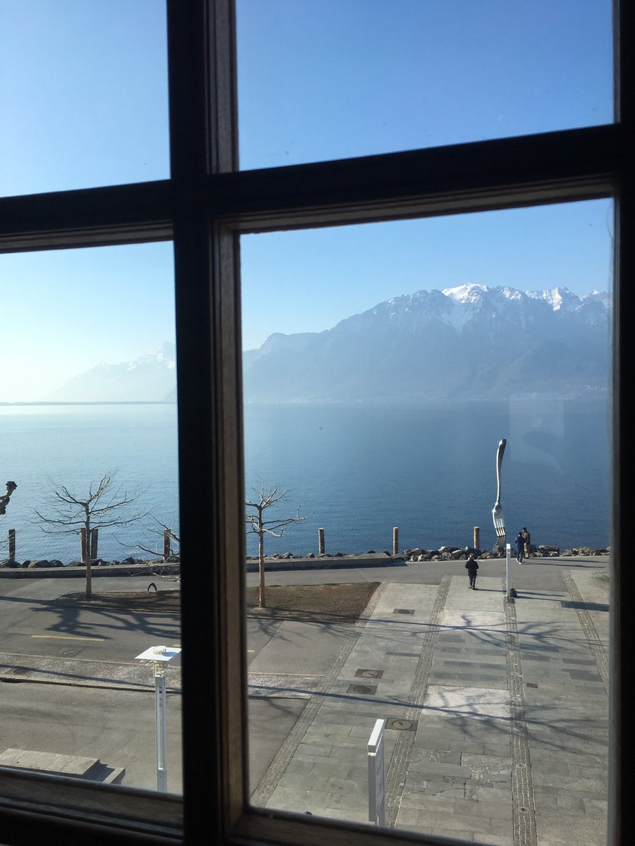 Premier séminaire avec Ricochets.ch pour le Business Club de la #CVCI, depuis la salle #Nestle à l’Alimentarium de #Vevey #fork #personnalbranding #digital #lake #mountains