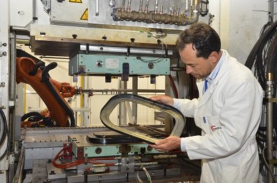 Daniel_Richet's tweet photo. Avec le procédé de production de pièces #composites à haute cadence QSP , choisi pour le projet européen Sherloc, le Cetim développe une technologie d’avenir pour l’#automobile, mais aussi pour l'#aéronautique… partout dans le monde !  
https://t.co/5cF6IoeUt4 https://t.co/490kQNZMVV