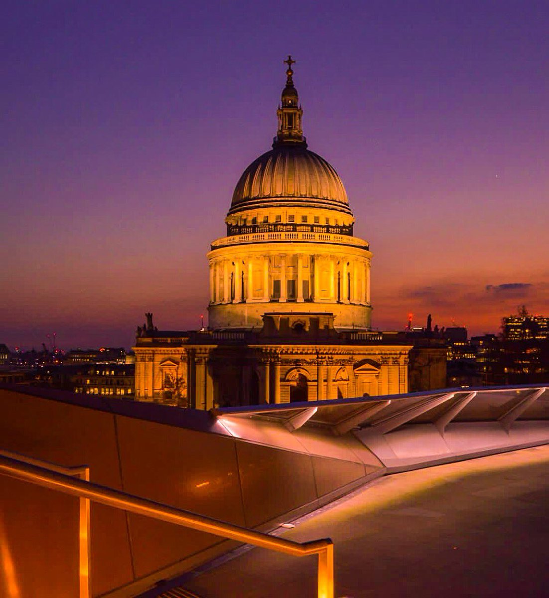 mrdipeshashah's tweet photo. #lovethisview of #london from #madisonrooftop gorgeous with the #sunset
#lovelondon #ThisIsLondon #TimeOutLondon #VisitLondon #MySecretLondon #ilovelondon #beautifualdestinations #londonviewpoints #londonsbest #IgersLondon #stpaulscathedral #stpauls https://t.co/ea7PKVLHtV