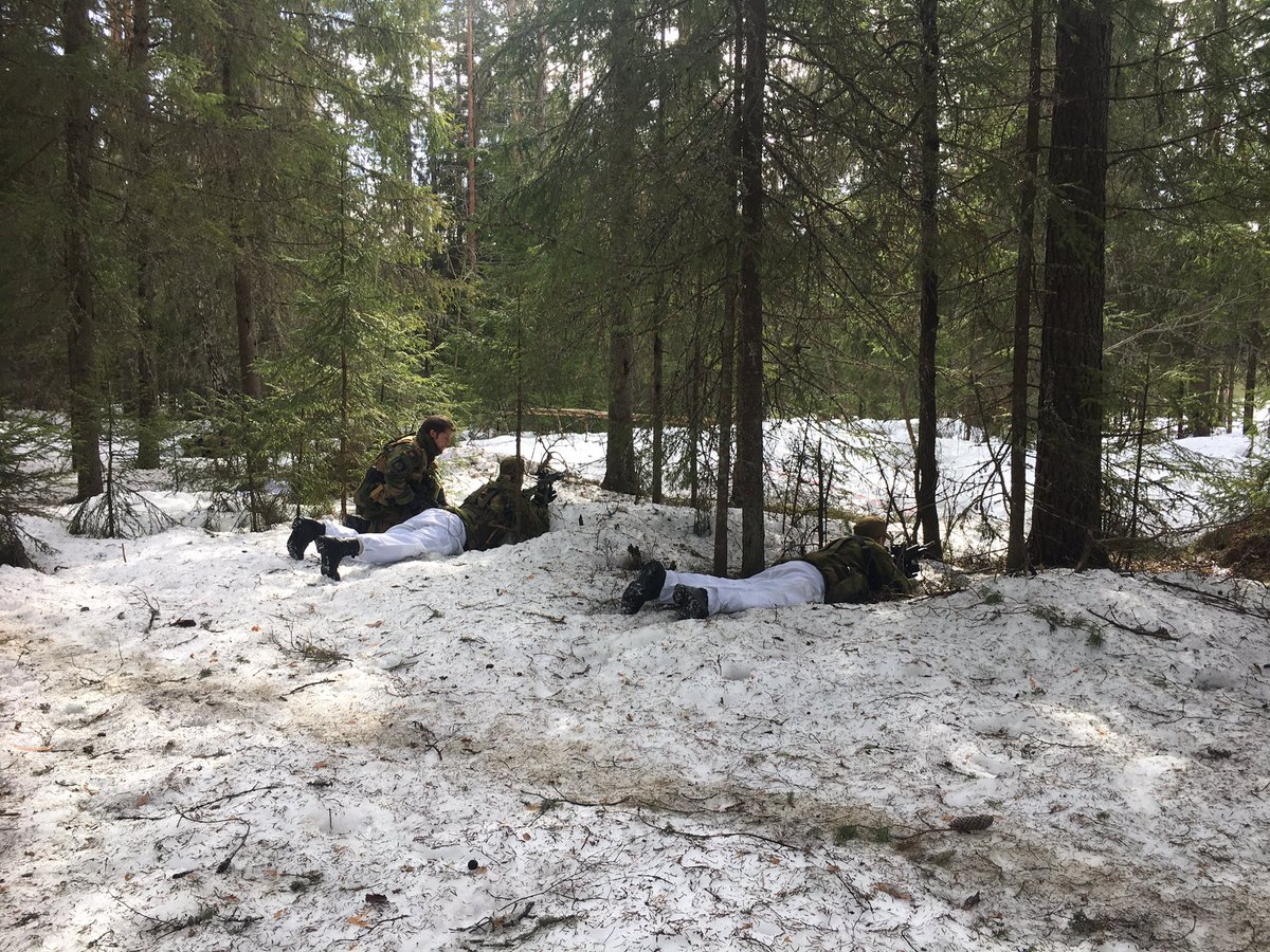 FossmannK's tweet photo. HV-02 er godt i gang med årets første områdetreninger. Trening på grunnleggende ferdigheter har prioritet. https://t.co/ks3UC8ufZK