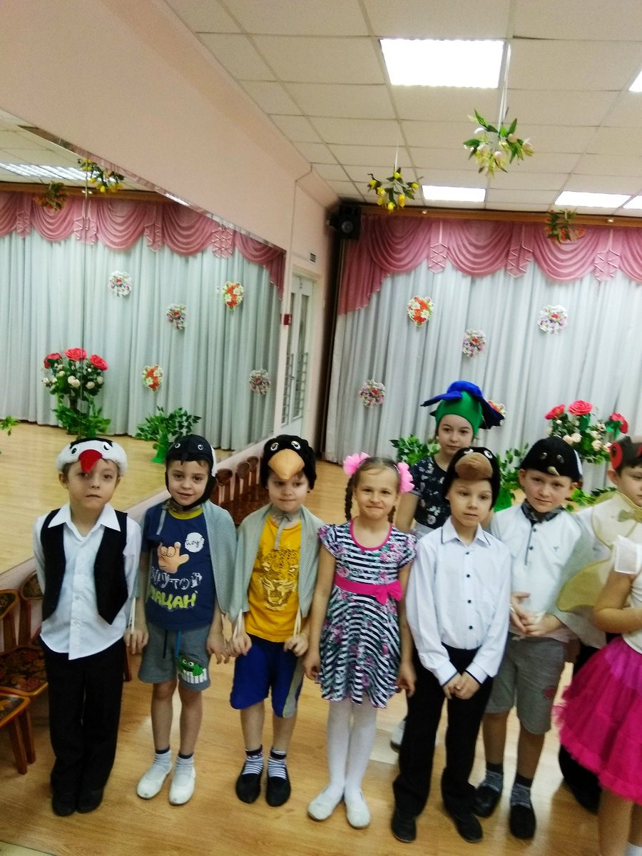 lara0061's tweet photo. В ГБОУ Школа 1582 ОДО 4 Солнышко прошла неделя театра. Сегодня состоялись ещё две премьеры сказок:"Кто сказал Мяу",  "Красная Шапочка на новый лад" https://t.co/fji6IM2Xqh