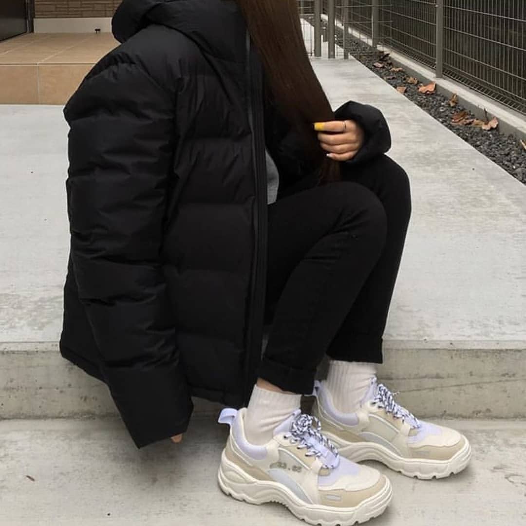 韓国アイドルファッション通販 Collabonation ただいま 注文殺到中 23 65のv2 Shoes 韓国の若者の間でも大人気です カラーは 一番人気のホワイトの他に マルチとブラックがございます あなたは どのカラーを選びますか