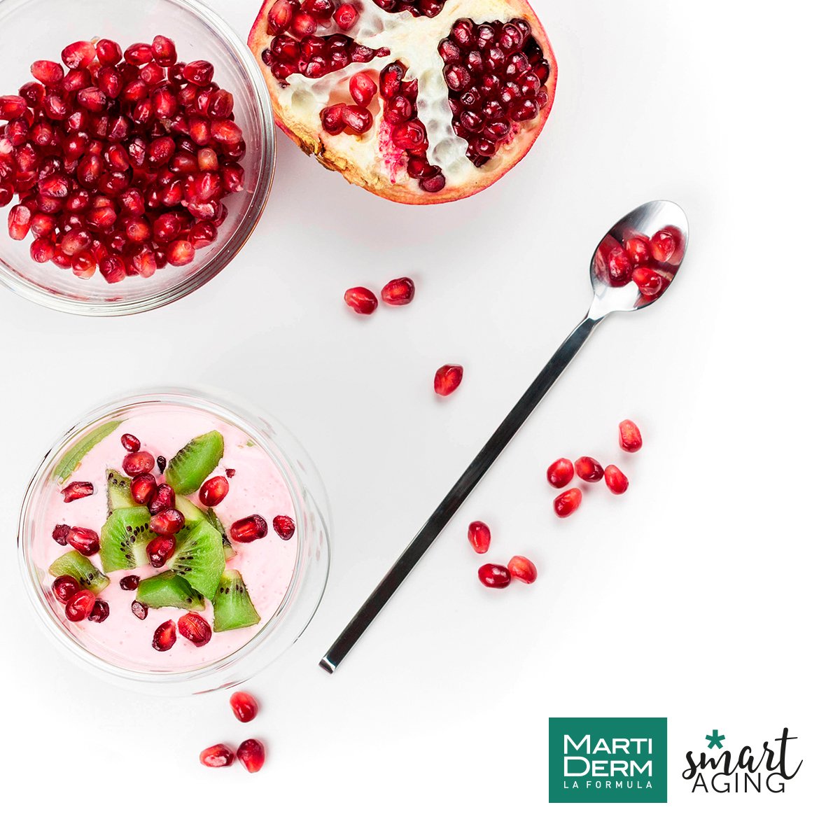 Martiderm_FR's tweet photo. Convertissez la grenade en votre alliée Smart Aging ! Vous conserverez une peau jeune et saine grâce à ses propriétés qui favorisent la régénération cellulaire et protègent la couche extérieure de la peau, qui répare et favorise la cicatrisation. #SmartAging https://t.co/IE9qy0NXzR