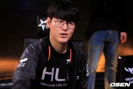 YoungA_LCK's tweet photo. 무진가자 한화가자
화이팅 #HLEWIN https://t.co/EIaL44Yt2L