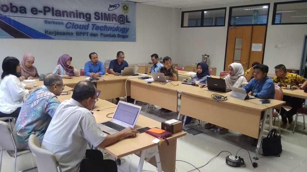 ptik_bppt's tweet image. Kunjungan Tim Kemenko Perkonomian RI ke PTIK BPPT (29/03/2019), dalam rangka memahami pengembangan aplikasi Simral serta implementasi dan penggunaan di daerah.
#BPPTSolidSmartSpeed 
#TeknologiUntukNegeri 
#ptikbppt
#simral