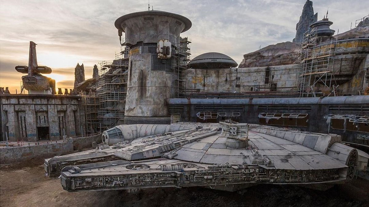 ToDoIndy's tweet image. Worried about crowds at Star Wars Land? So is Disney, and here is what it's doing about it dlvr.it/R1mCdG