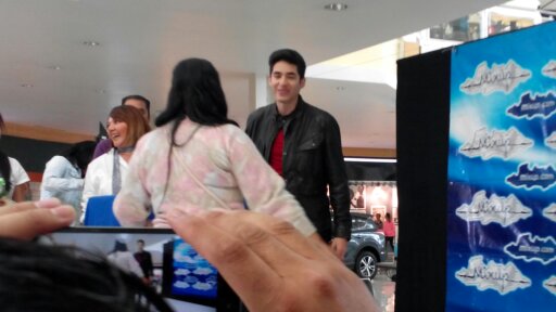 leidy_mitzi's tweet photo. @elbola_oficial @lamejorgdl #JaryFrancoLaMejor955   #NoTeMiento de @Jaryoficial aún tengo muy presente el día en el que te conocí ,ya que me recibiste con una gran sonrisa sin siquiera conocerme ❤ #ShiONo #JaryArmy https://t.co/jq2DMQ9dkS