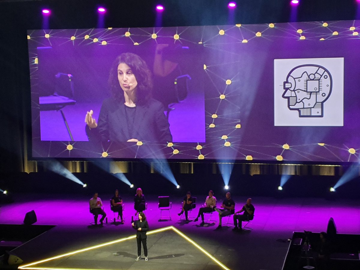evni_MD's tweet photo. AI and machine learning can help coach the late majority learn ultrasound and reduce risks of human errors. No More phantom scan! If you didnt record it, It didnt happen. Brilliant closing talk #technology4learning @ultrasoundREL @smaccteam @Inject_Orange https://t.co/UsqRihSlf0