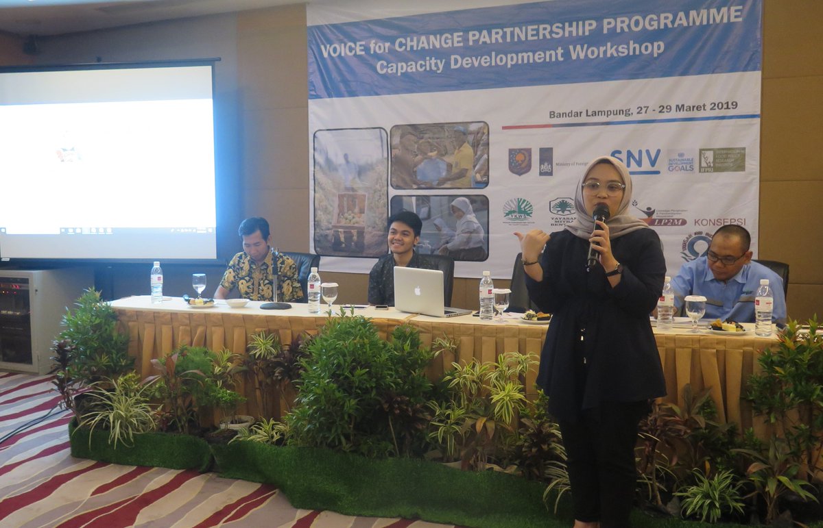 Inspiring session from <a href="/Cargill/">Cargill</a> Indonesia on #privatesector engagement with CSOs, <a href="/kitabisacom/">Kitabisa - Aplikasi Warga Bantu Warga</a> on #crowdfunding as a potential opportunity for CSOs, <a href="/iGrowAsia/">iGrow</a> on business development and collaboration opportunity between #startup and CSOs! #organisationalsustainability #V4CP