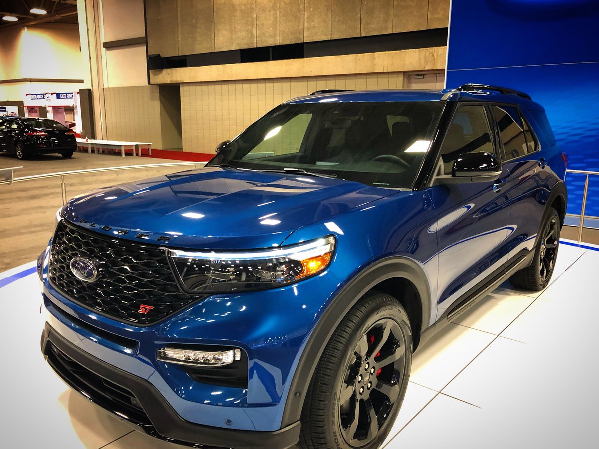 SensiblySara's tweet photo. Mindful Mode debuts in the 2020 @Ford Explorer. The technology strips all information from the digital cluster, except speed โ giving drivers the opportunity to digitally detox behind the wheel #FordTX @DFWautoshow #ad #dfwlovesautos https://t.co/OvRTTbUDbS