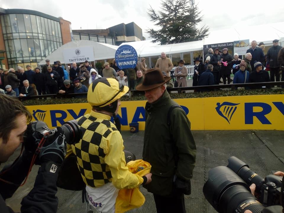 JoeSeward1's tweet photo. 12 Months ago The @Ryanair #GoldCup  provided us with an Epic Grade 1 battle @Fairyhouse won by this years @CheltenhamRaces #GoldCup2019 hero #AlBoomPhoto with @davym15 at his brilliant best wearing down the gallant front running mare #ShatteredLove @jackkennedy15 
#BoylesIGN https://t.co/Nc1KViZJH2
